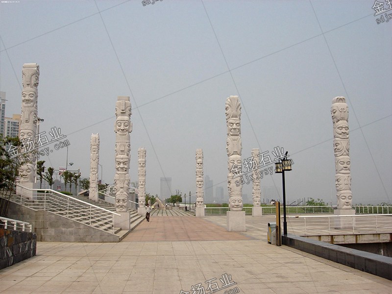 广场文化柱雕塑