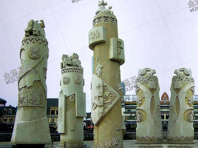 广场生肖柱雕塑