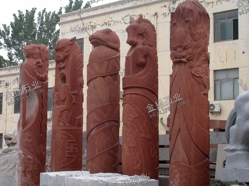 红砂岩生肖柱雕塑