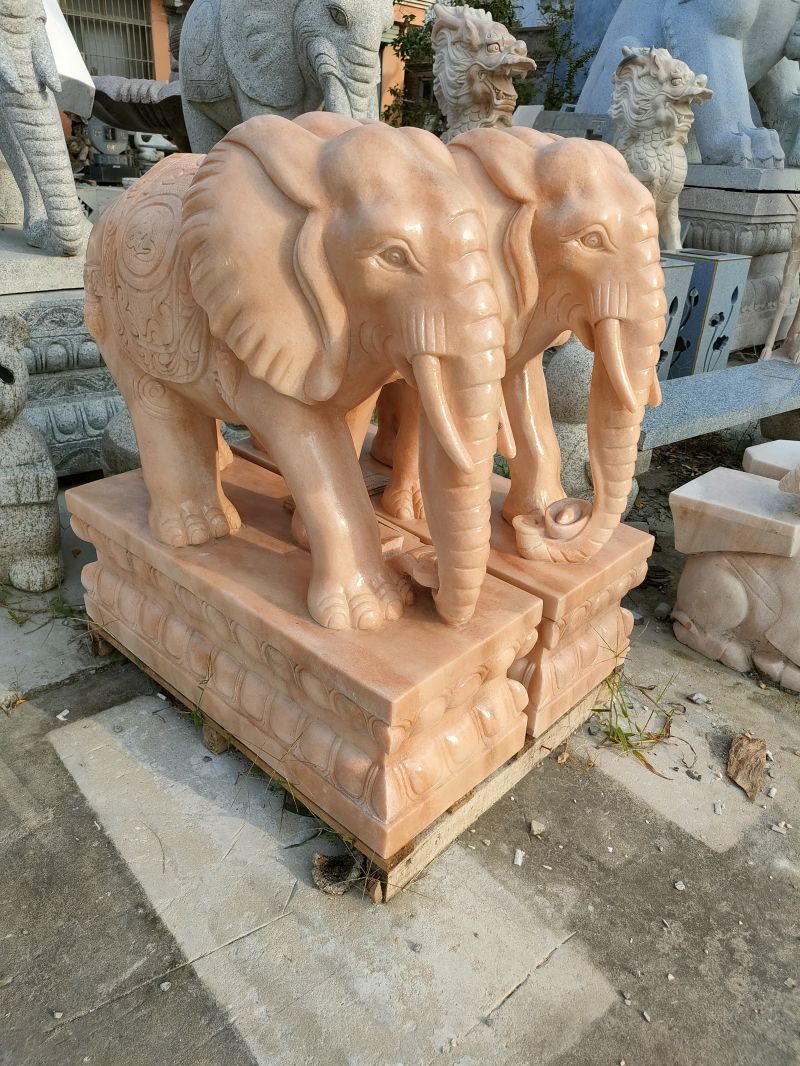 晚霞红石材大象雕塑